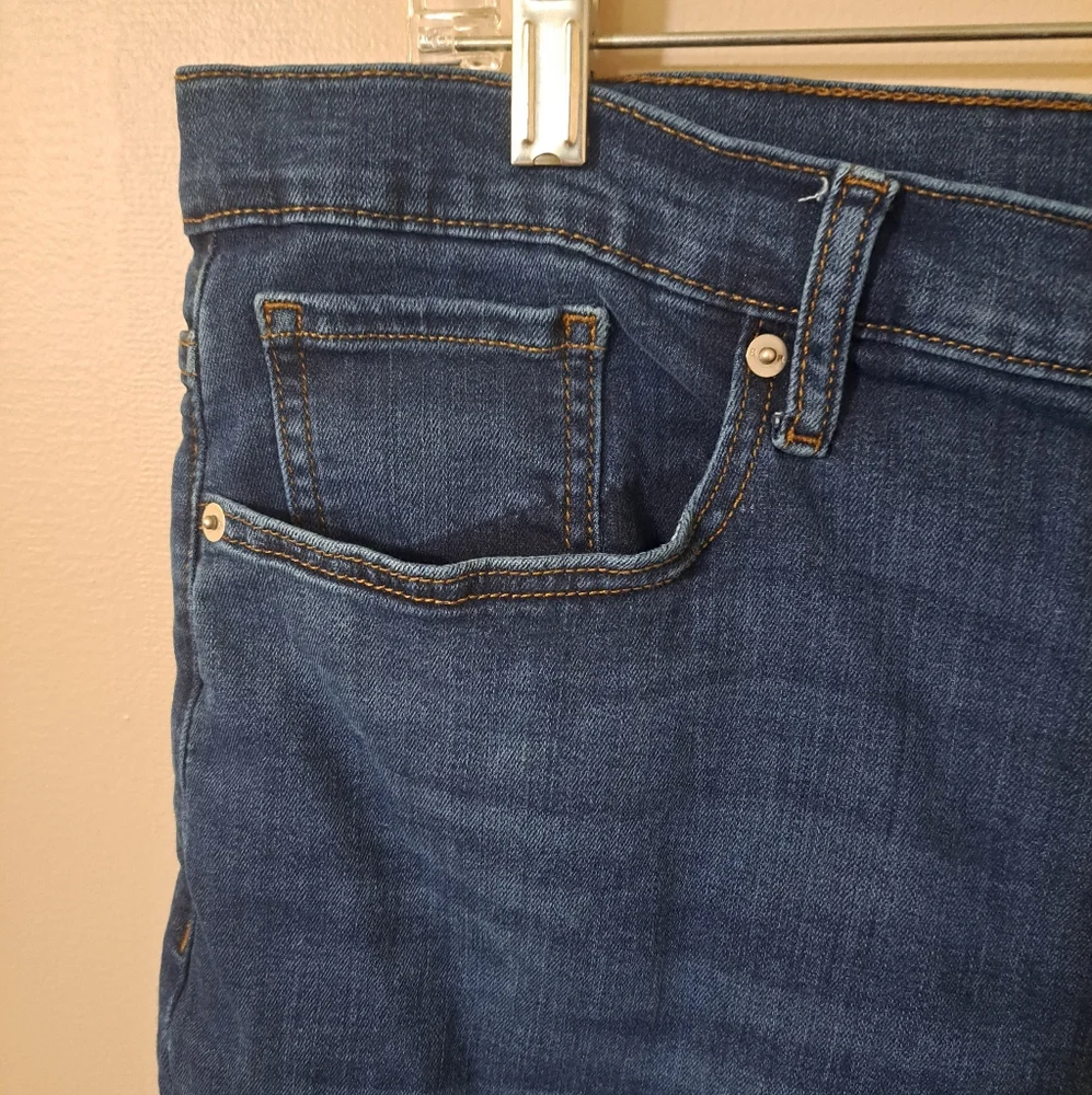 Banana Republic Bootcut Jeans - Picture 4 of 6